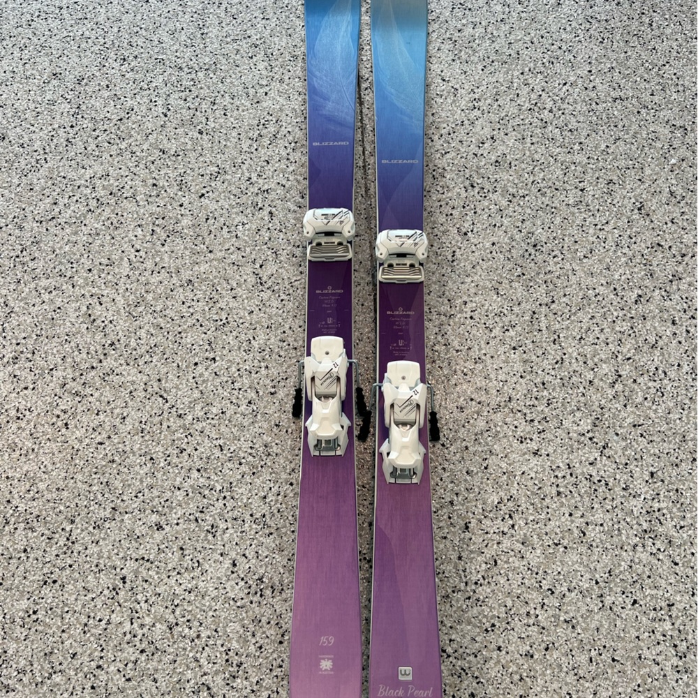 Blizzard Black Pearl Skis/Attack Bindings